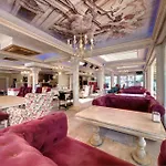 Avenue Deluxe 4*