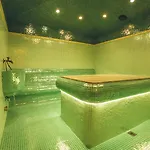 Avenue Deluxe Hotel