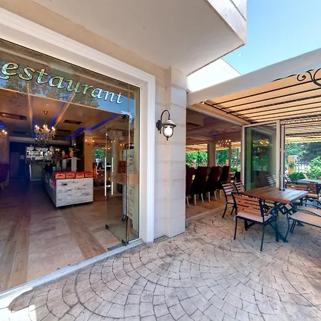 Ξενοδοχείο Avenue Deluxe 4*