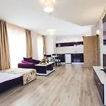 Avenue Deluxe