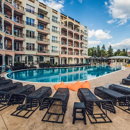 Avenue Deluxe Hotell 4*