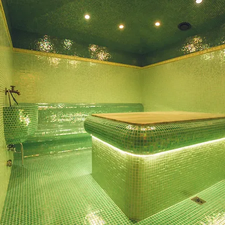 Avenue Deluxe Hotell