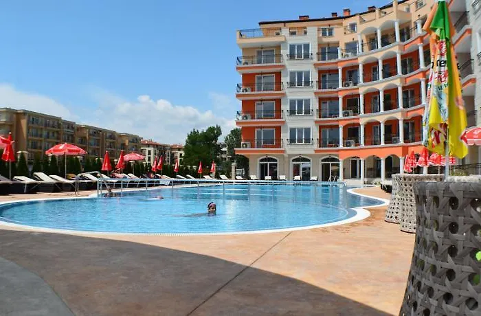 Хотел авеню делукс 4*