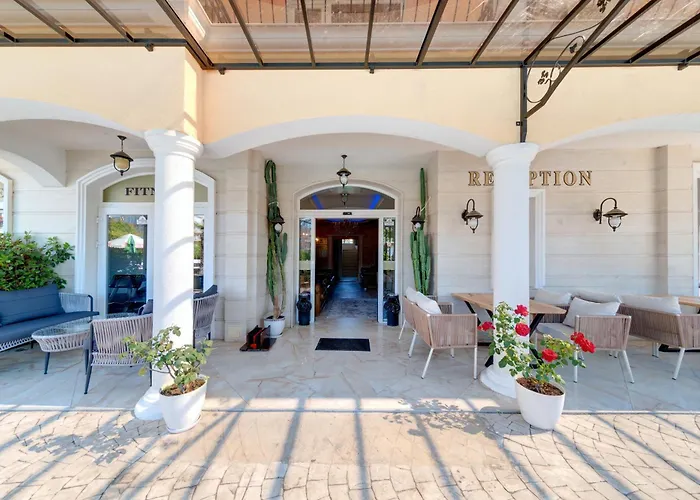 авеню делукс Хотел 4*