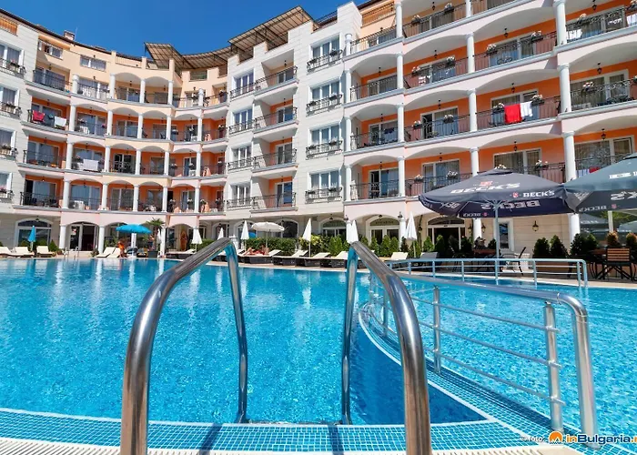 Avenue Deluxe Szálloda Napospart