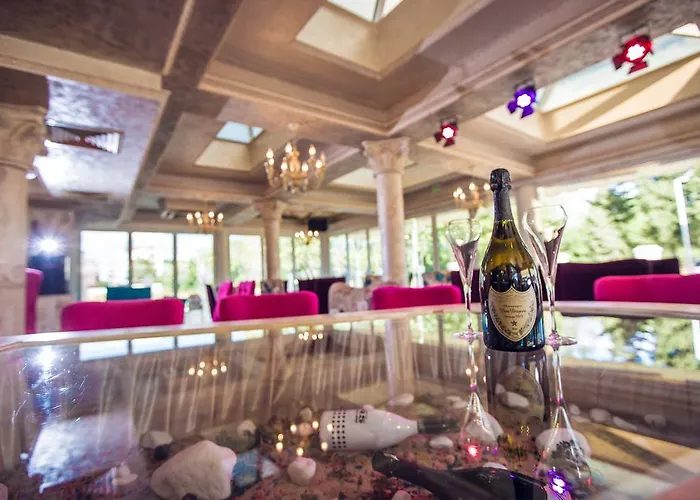 Хотел авеню делукс 4*