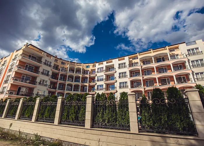 Avenue Deluxe Szálloda Napospart