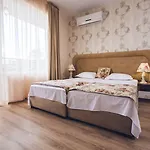فندق Avenue Deluxe 4*