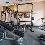 Avenue Deluxe ساني بيتش