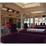 Хотел авеню делукс 4*