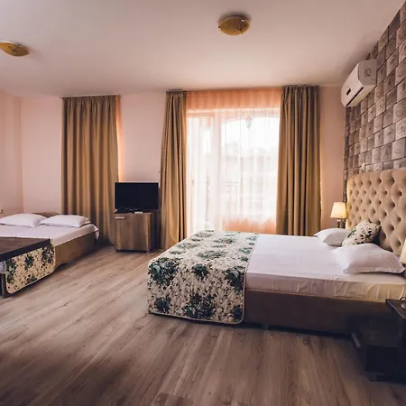 Ξενοδοχείο Avenue Deluxe 4*