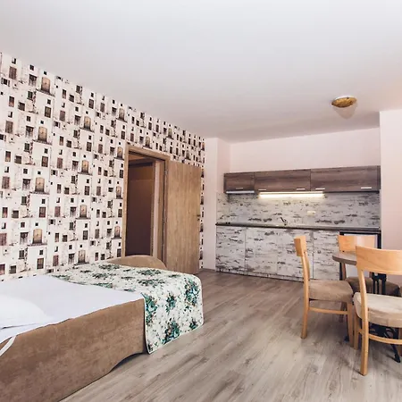 Avenue Deluxe Σάνι Μπιτς