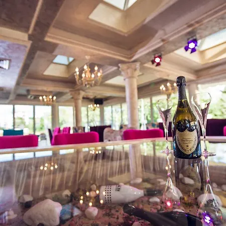 Hotel Avenue Deluxe 4*