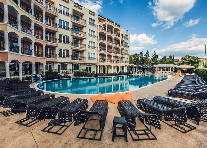 Avenue Deluxe Отель 4*