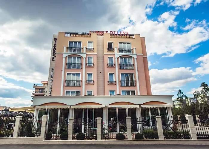 Otel Avenue Deluxe 4*