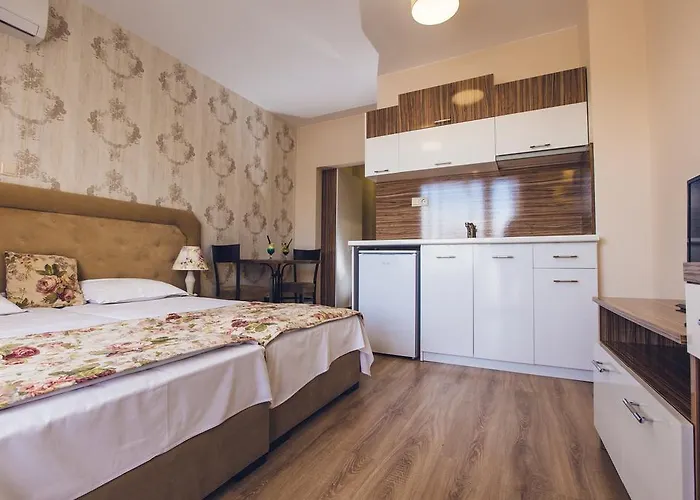 Avenue Deluxe Солнечный берег