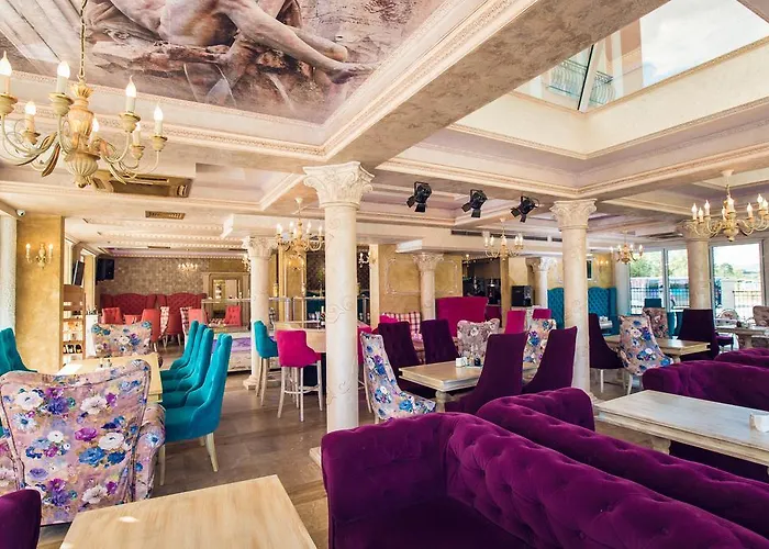 Отель Avenue Deluxe